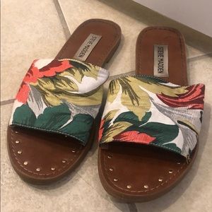 Steve Madden Floral Slide